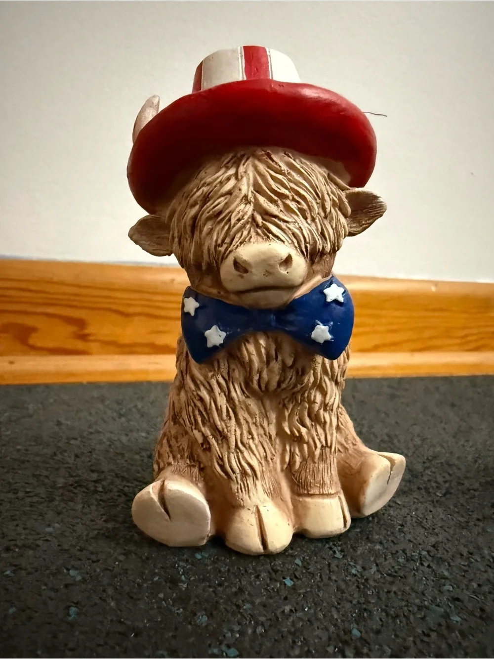 Patriotic Hyland Cow Decor - Picture 2 of 3